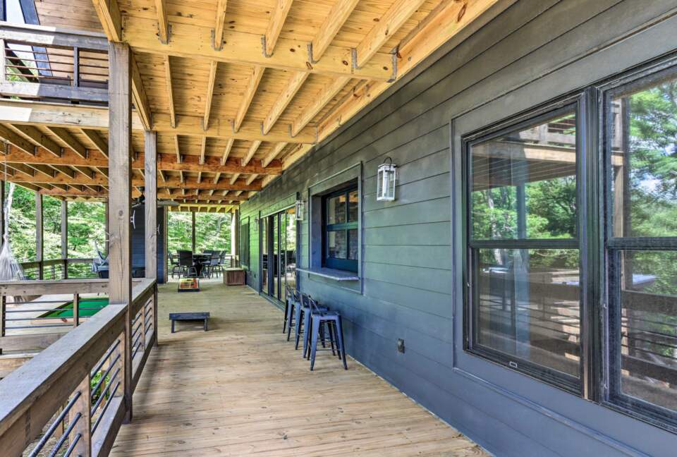 Immaculate Modern Mountain Escape On The Lake - Morganton, Georgia