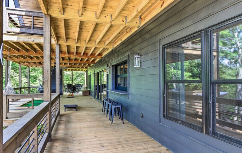 Immaculate Modern Mountain Escape On The Lake - Morganton, Georgia