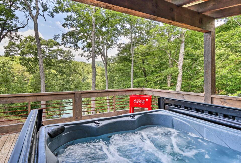 Immaculate Modern Mountain Escape On The Lake - Morganton, Georgia