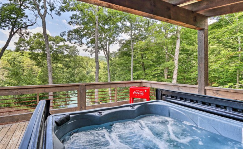 Immaculate Modern Mountain Escape On The Lake - Morganton, Georgia