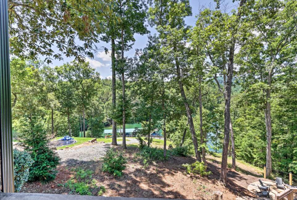 Immaculate Modern Mountain Escape On The Lake - Morganton, Georgia