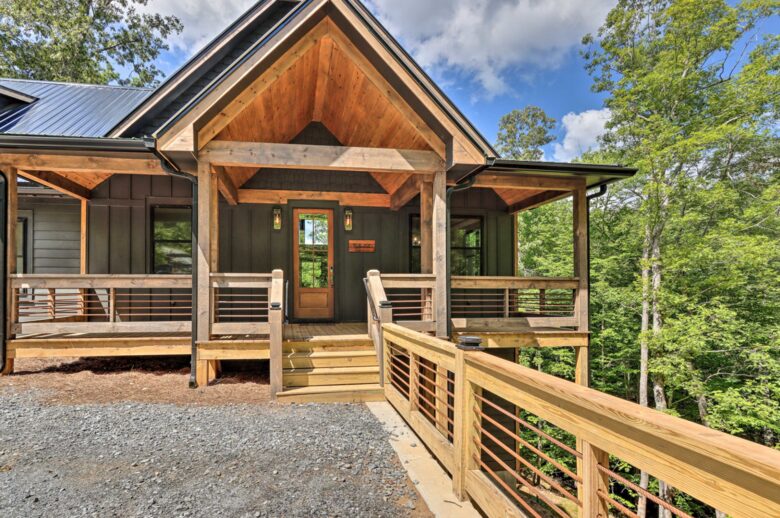 Immaculate Modern Mountain Escape On The Lake - Morganton, Georgia