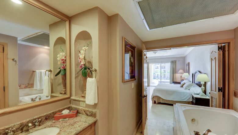 Condo with Yacht Trip included - Cabo San Lucas, Mexico