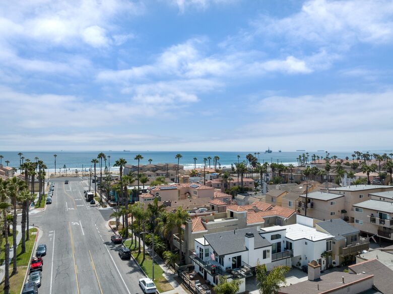 Contemporary Huntington Beach Getaway - Huntington Beach, California