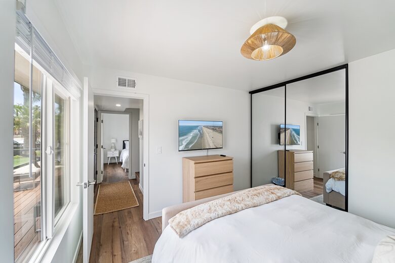 Contemporary Huntington Beach Getaway - Huntington Beach, California