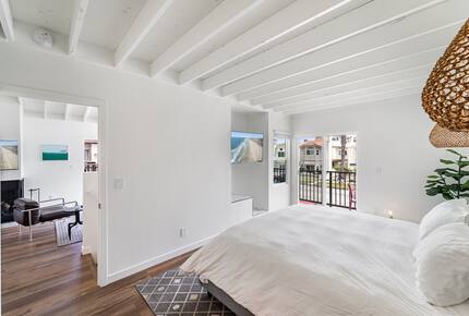 Contemporary Huntington Beach Getaway - Huntington Beach, California