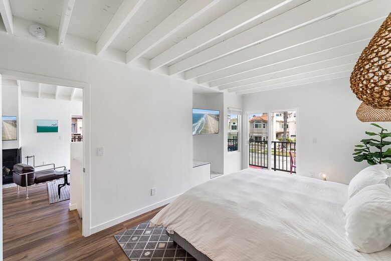 Contemporary Huntington Beach Getaway - Huntington Beach, California