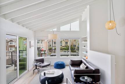 Contemporary Huntington Beach Getaway - Huntington Beach, California