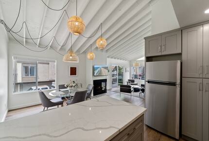 Contemporary Huntington Beach Getaway - Huntington Beach, California