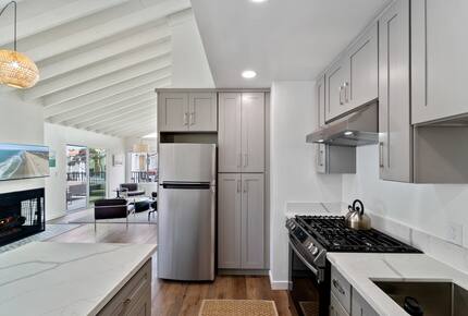 Contemporary Huntington Beach Getaway - Huntington Beach, California