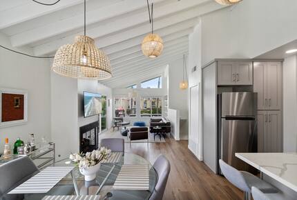 Contemporary Huntington Beach Getaway - Huntington Beach, California