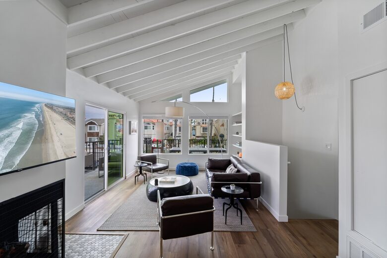 Contemporary Huntington Beach Getaway - Huntington Beach, California