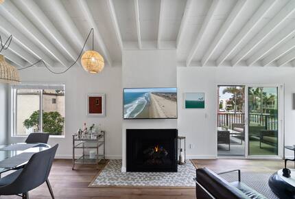 Contemporary Huntington Beach Getaway - Huntington Beach, California