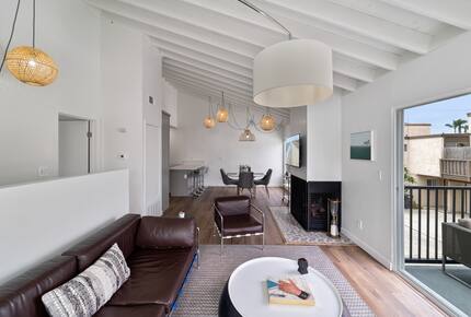 Contemporary Huntington Beach Getaway - Huntington Beach, California