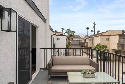Contemporary Huntington Beach Getaway - Huntington Beach, California