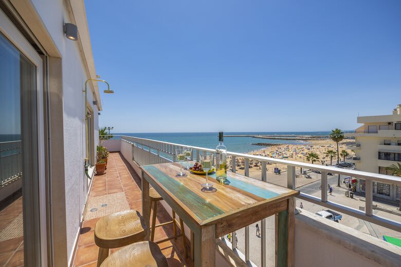Oceanside Penthouse Marisea - Quarteira, Portugal