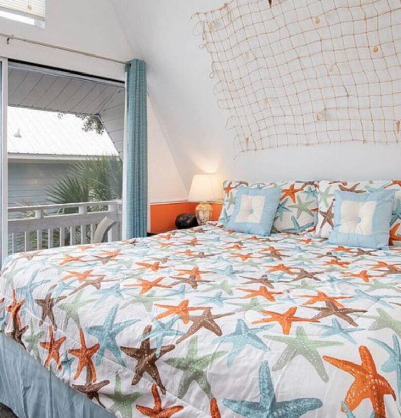 Destin Getaway - Walk To The Beach! - Destin, Florida