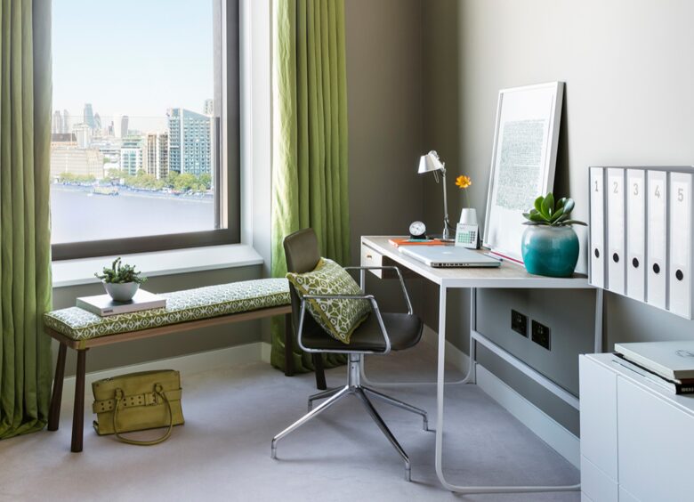 RiverWalk over the Thames - London, United Kingdom