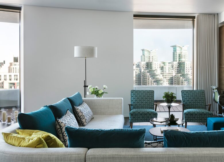 RiverWalk over the Thames - London, United Kingdom