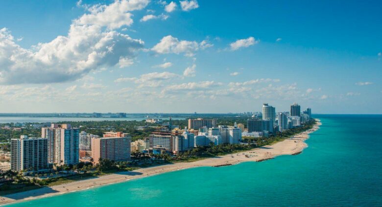 Destin Getaway - Walk To The Beach! - Destin, Florida