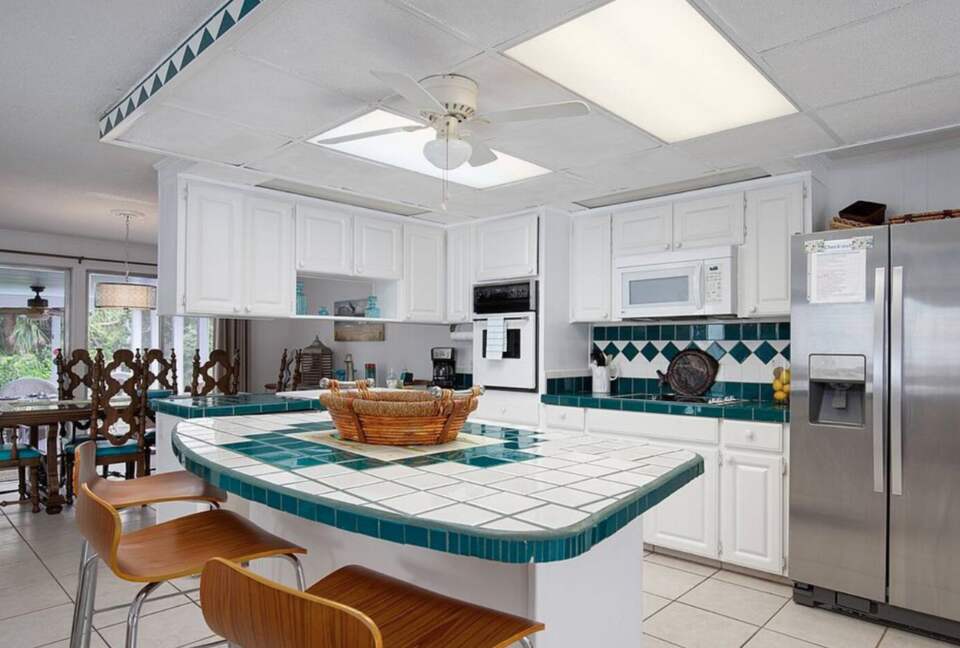 Destin Getaway - Walk To The Beach! - Destin, Florida