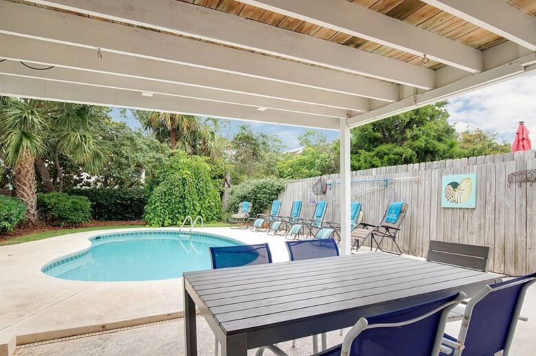 Destin Getaway - Walk To The Beach! - Destin, Florida