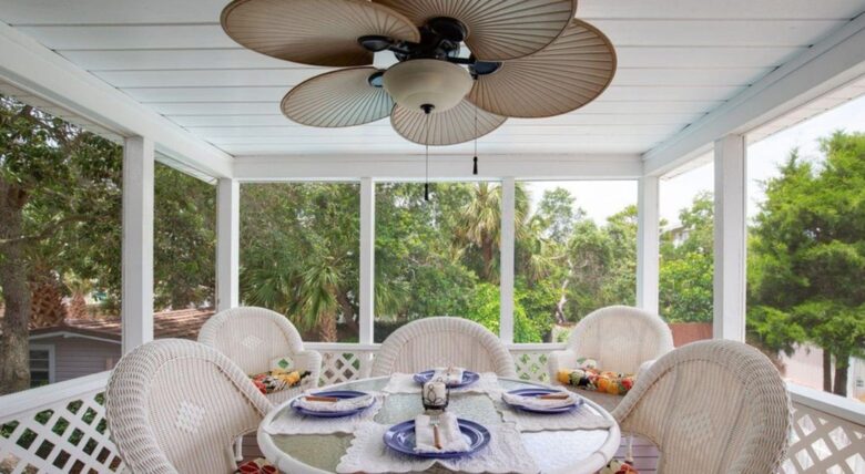 Destin Getaway - Walk To The Beach! - Destin, Florida