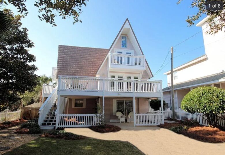 Destin Getaway - Walk To The Beach! - Destin, Florida