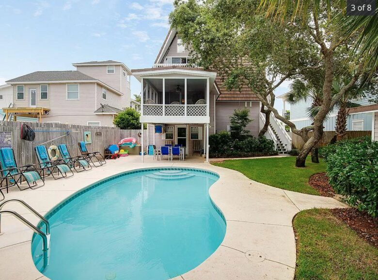 Destin Getaway - Walk To The Beach! - Destin, Florida