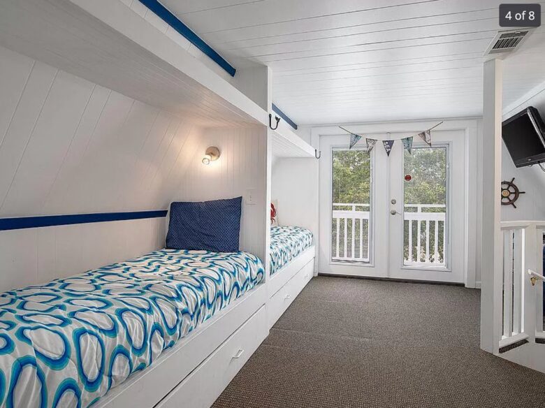 Destin Getaway - Walk To The Beach! - Destin, Florida