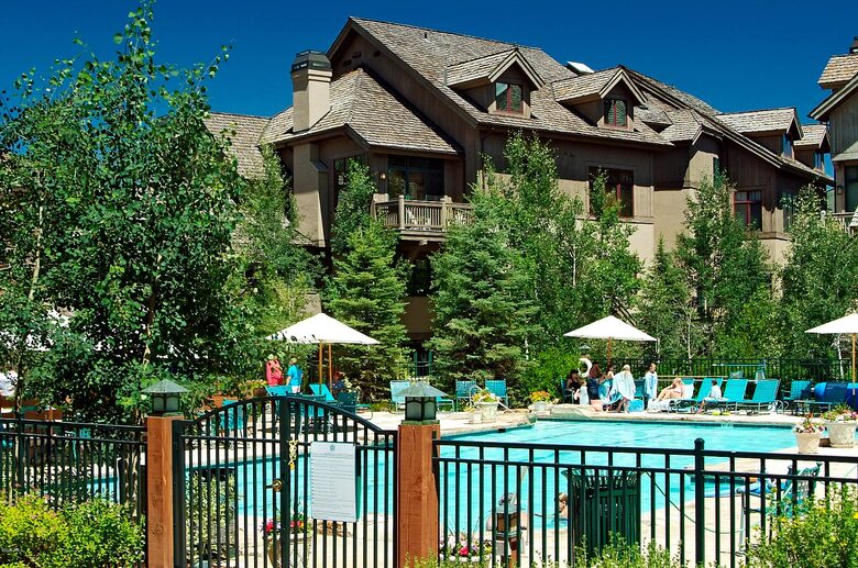 Arrowhead Beauty with Pool and Hot Tub! - Edwards, Colorado