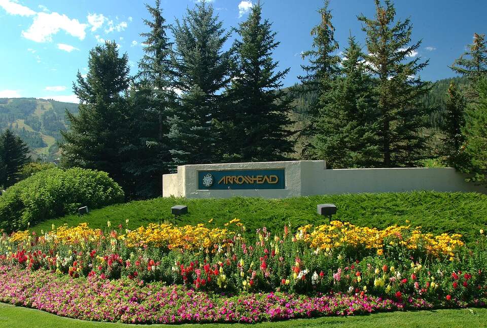 Arrowhead Beauty with Pool and Hot Tub! - Edwards, Colorado