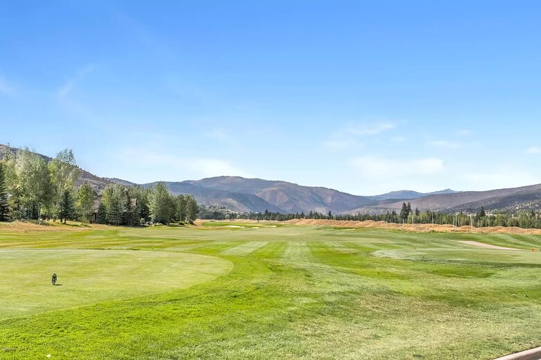 Arrowhead Beauty with Pool and Hot Tub! - Edwards, Colorado