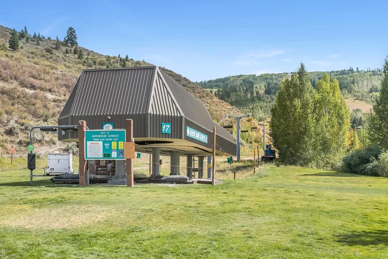 Arrowhead Beauty with Pool and Hot Tub! - Edwards, Colorado