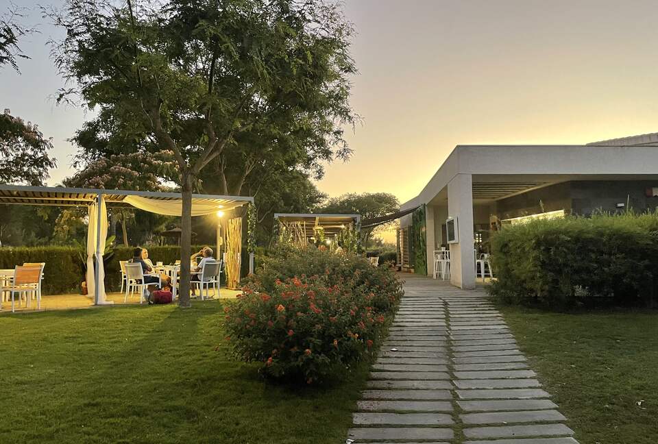 Club House or Social Club: restaurant next to the pool