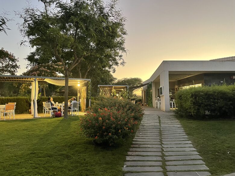 Club House or Social Club: restaurant next to the pool