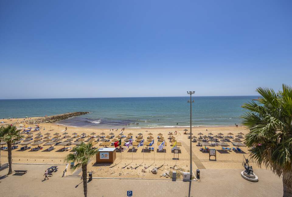 Oceanside Penthouse Marisea - Quarteira, Portugal