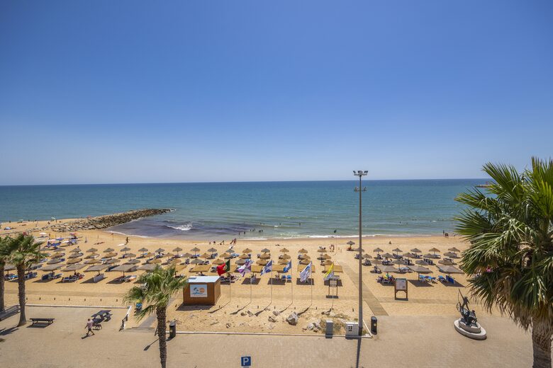 Oceanside Penthouse Marisea - Quarteira, Portugal