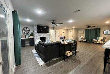 Seabrook Beach Retreat | 5 minutes from Kemah Boardwalk and NASA with Private Pool - Seabrook, Texas