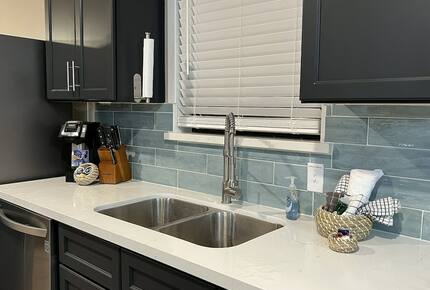 Seabrook Beach Retreat | 5 minutes from Kemah Boardwalk and NASA with Private Pool - Seabrook, Texas