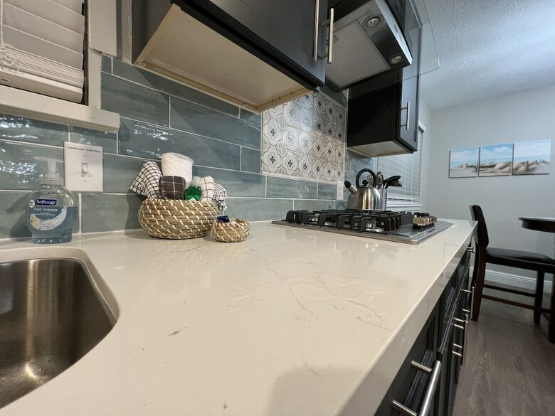 Seabrook Beach Retreat | 5 minutes from Kemah Boardwalk and NASA with Private Pool - Seabrook, Texas