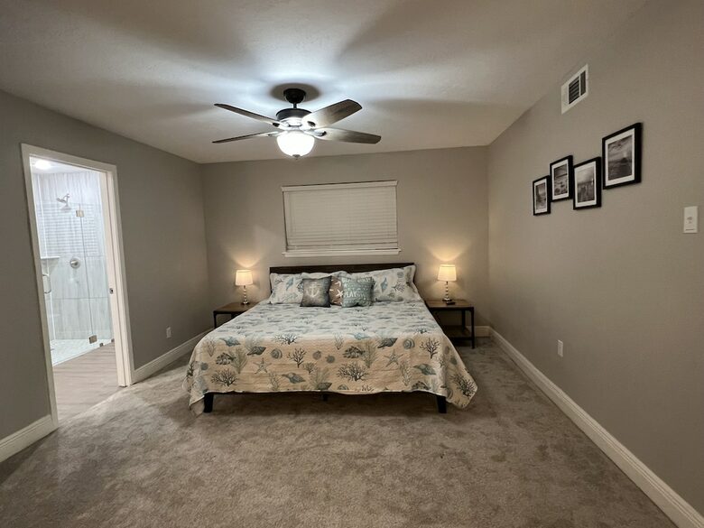 Seabrook Beach Retreat | 5 minutes from Kemah Boardwalk and NASA with Private Pool - Seabrook, Texas