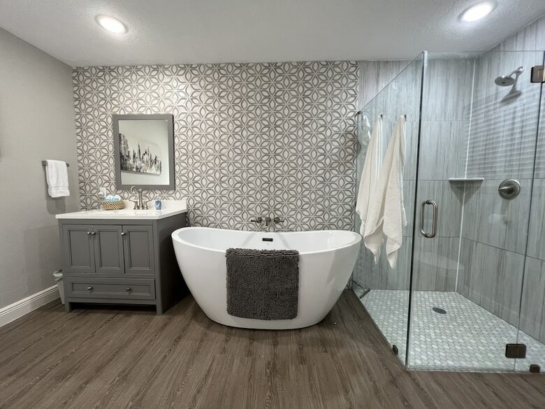 Seabrook Beach Retreat | 5 minutes from Kemah Boardwalk and NASA with Private Pool - Seabrook, Texas