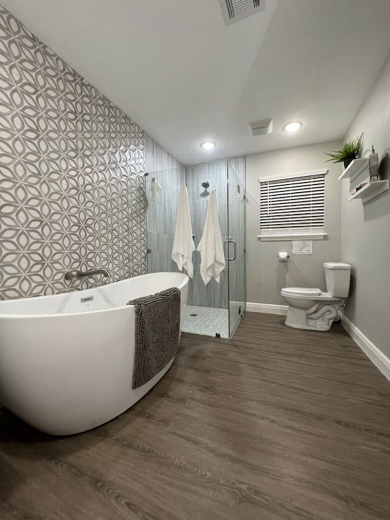 Seabrook Beach Retreat | 5 minutes from Kemah Boardwalk and NASA with Private Pool - Seabrook, Texas