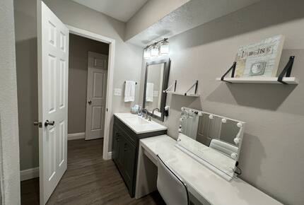 Seabrook Beach Retreat | 5 minutes from Kemah Boardwalk and NASA with Private Pool - Seabrook, Texas