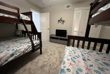 Seabrook Beach Retreat | 5 minutes from Kemah Boardwalk and NASA with Private Pool - Seabrook, Texas