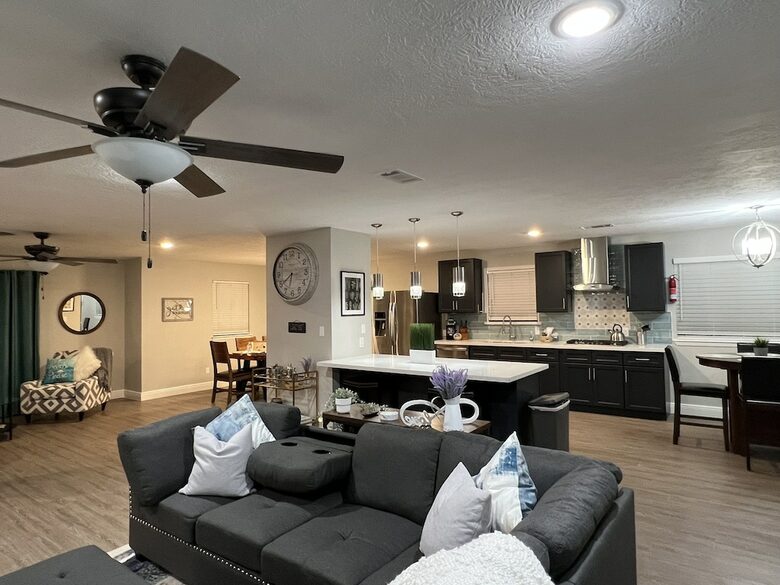 Seabrook Beach Retreat | 5 minutes from Kemah Boardwalk and NASA with Private Pool - Seabrook, Texas