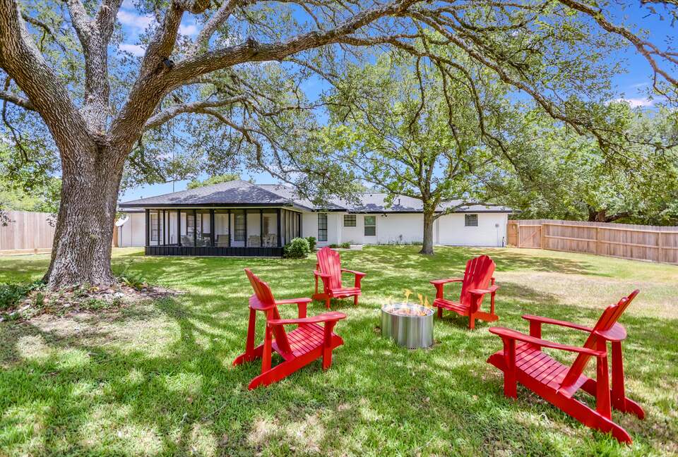 Casa Blanca - Round Top! World Class Antiquing, Shopping, Arts and More! - Fayetteville, Texas