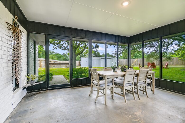 Casa Blanca - Round Top! World Class Antiquing, Shopping, Arts and More! - Fayetteville, Texas