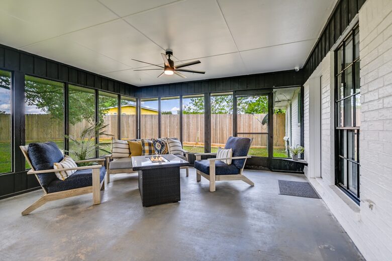 Casa Blanca - Round Top! World Class Antiquing, Shopping, Arts and More! - Fayetteville, Texas